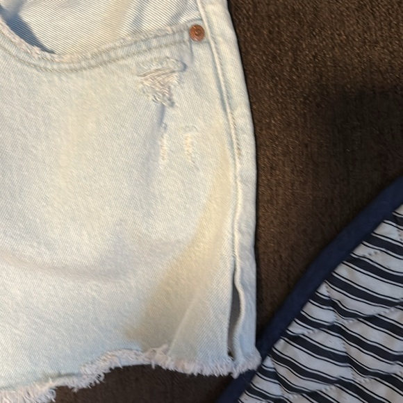 Levi’s 501 Distressed Light Wash Jean Shorts with red tab - Picture 4 of 14